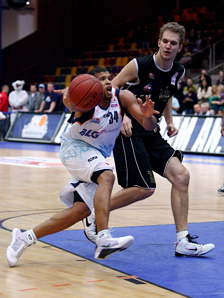 术表演拉开 术表演拉开